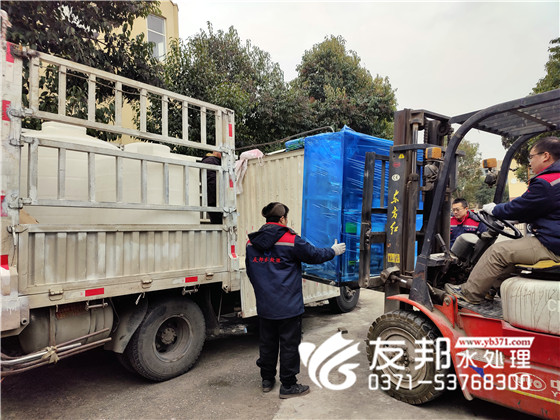 溫州西聯(lián)機(jī)械 10噸單級(jí)設(shè)備發(fā)貨10.jpg